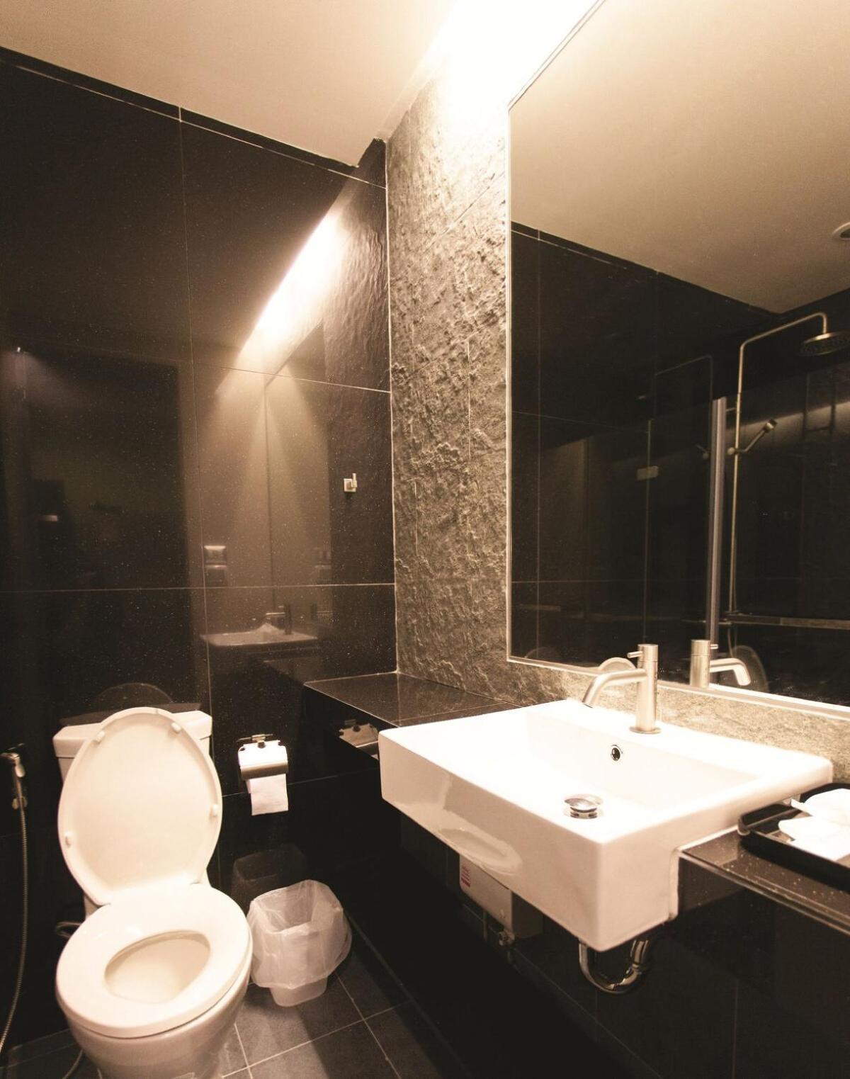 Varrzon Srinakarin 56 Bangkok